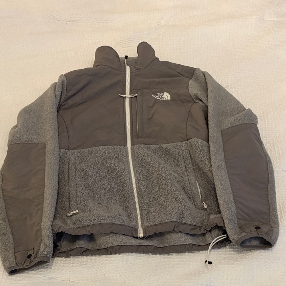 Women North Face fleece zip up